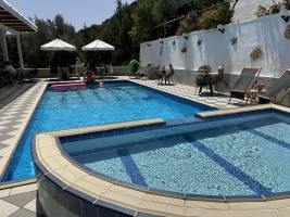 Golden Sand Studio & Apartments