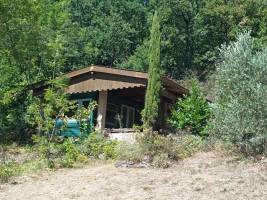 Camping auf einem Bauernhof zwischen Meer und Bergen