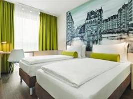 Super 8 by Wyndham Augsburg