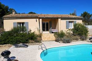 Vakantiehuis in Puyméras met zwembad, in Provence-Côte d'Azur.