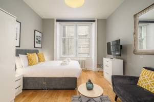 Destiny Scotland - St. Andrew Square Apartments