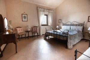 Casale Montemoro With Pool