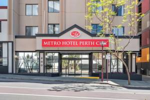 Metro Hotel Perth City