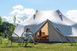 Komplett eingerichtetes Zelt an einem einzigartigen Ort in Zwoll