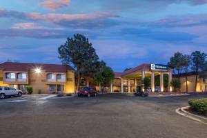 Best Western Airport Albuquerque InnSuites Hotel&Suites