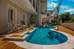 Royal Nidri Suites