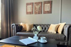 Golden Circle Suites