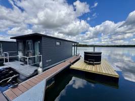 Houseboat Marina Mookerplas 4-6 persons (with Hottub)