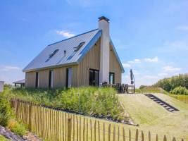 Tholen - Zeeland - vakantievilla voor 10 personen.