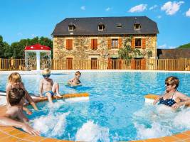 Camping Ushuaïa Villages Rives d'Olt et Aubrac