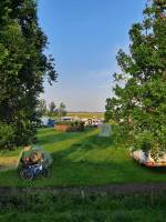Nostalgischer Bauernhof-Campingplatz in der Nähe des geschäftige