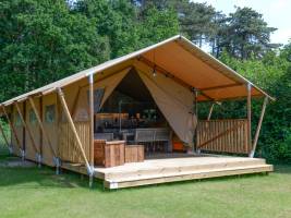 Luxe ingerichte tent