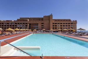 Las Palmeras by FERGUS