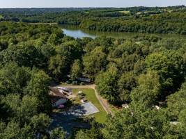 Flower Camping et Base de Loisirs de Rouffiac