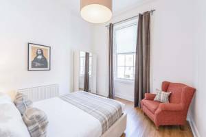 Edinburgh Castle Apartments and Suites