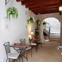 Palace Central Square