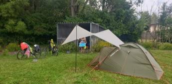 Buscamperstellplatz auf der Pferdeweide, nur einen Steinwurf von