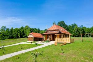 Chalet Markoci With Hot Tub