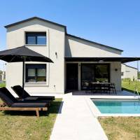 Ammos Luxury Pool Villas