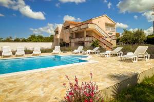 Villa Oasis Tinj