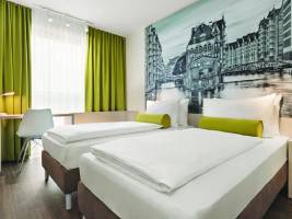 Hotel Super 8 by Wyndham Augsburg