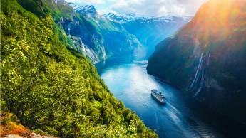 TUI Cruises (Mein Schiff 3 ®) - Afvaart Bremerhaven
