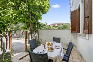 Bilo Danilo Few Minutes From Sea