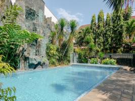 Hotel Mahkota Plengkung