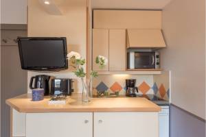 Promenade des Bains S4p balcony