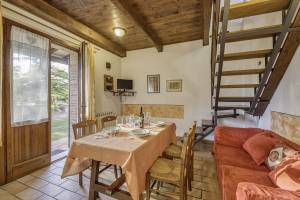 Rosehip apt with shared pool