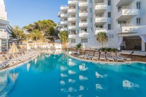 Fergus Style Cala Blanca Suites