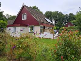 Comfortabele 4-persoons bungalow met ruime tuin in Boijl, Friesl