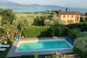 Casa Oleandri with pool and lake view