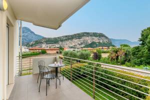 Torbole Relax, Pool & Balcony Apartment 2