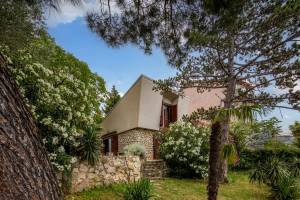Lovely Holiday Home By The Sea