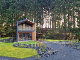 Luxe Timber Lodge & Pet Retreat