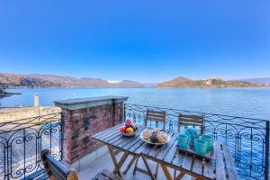 Stella Del Lago Pied Dans L'Eau