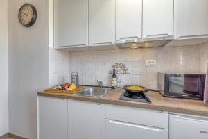 Apartment Karlo 220m from the beach