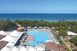 Pineto Beach Village & Camping