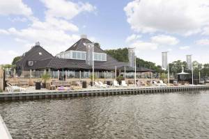 Prachtig en luxe 2 persoons appartement aan het Sneekermeer