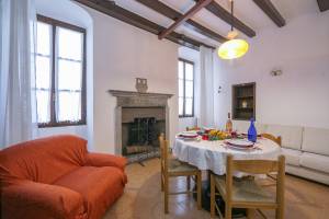 Gufo - Orange 100m near lake