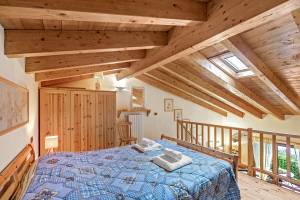 Grotten Loft with lake view & pool