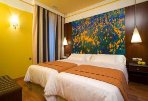 Suites Gran Via 44
