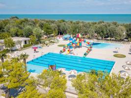 Club del Sole Stork Family Collection