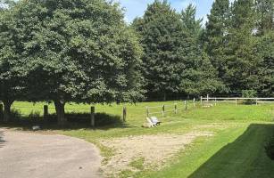 Resthof im Grünen mit vielen Tieren nahe Dänemark