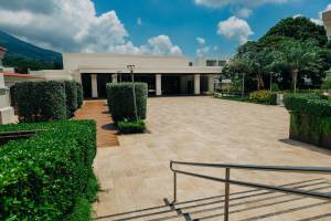 Plaza Hotel and Suites