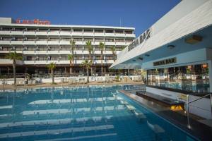 Cavo Maris Beach Hotel