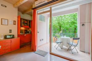 Orange Apartment Desenzano with Wi-fi