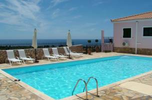 Sarantos Pool Suites