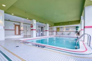 Oakes Hotel Overlooking the Falls